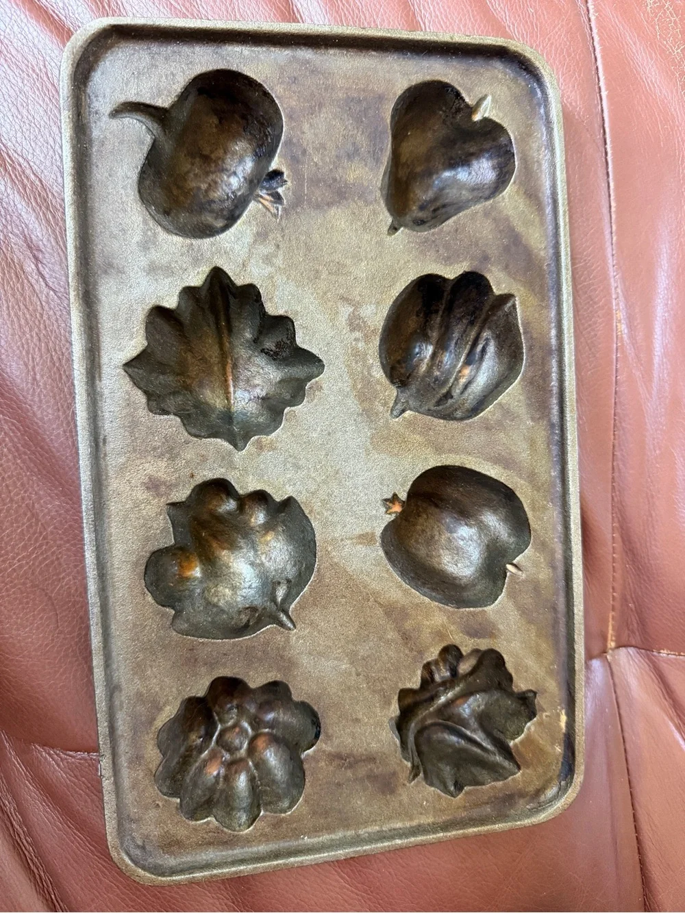 Vintage Cast Iron Muffin Cornbread Pan 8 Mold Vegetable Fruit Shapes Directions